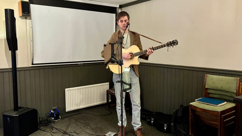 Albin Jermund underhåller